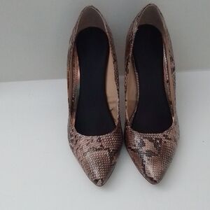 Vegan snakeskin look pumps 7.5